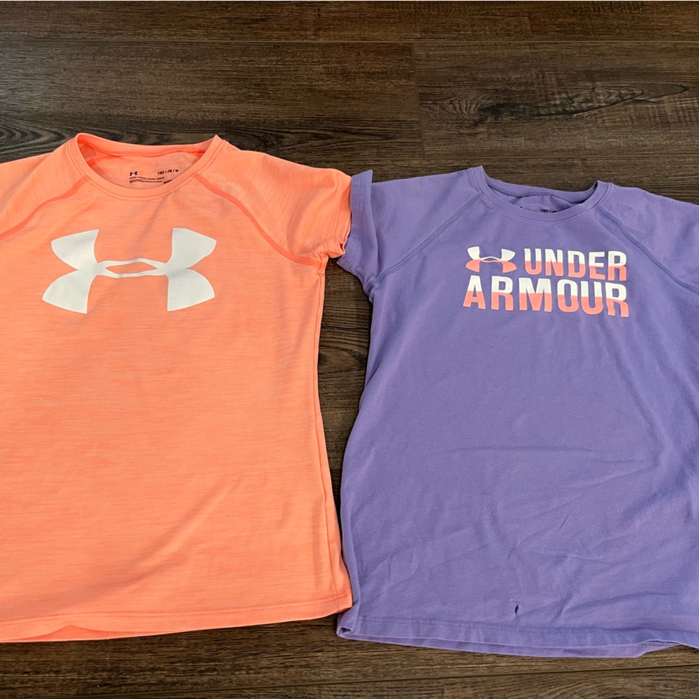 2 UA tshirts